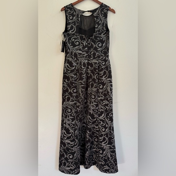 NWT Women’s En Focus Studio Gown, size 12 - Picture 3 of 4
